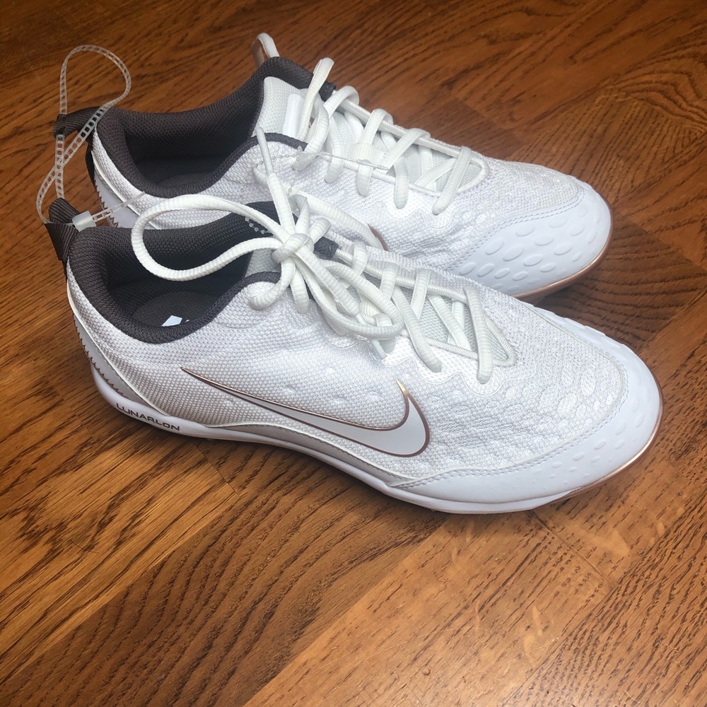 Nike hyperdiamond metal white softball cleat spike